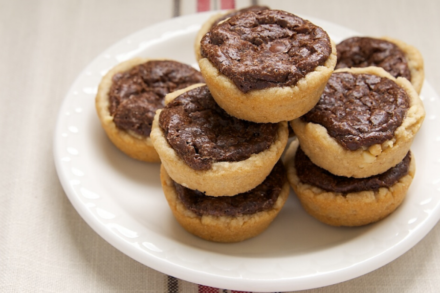 Peanut Butter and Fudge Tartlets Black Box Reviews