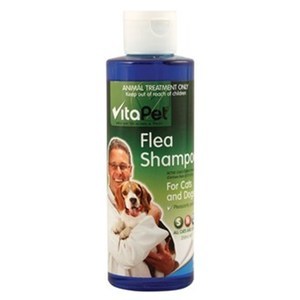 Vitapet Pet Grooming Flea Shampoo 4 Dogs & Cats Reviews - Black Box