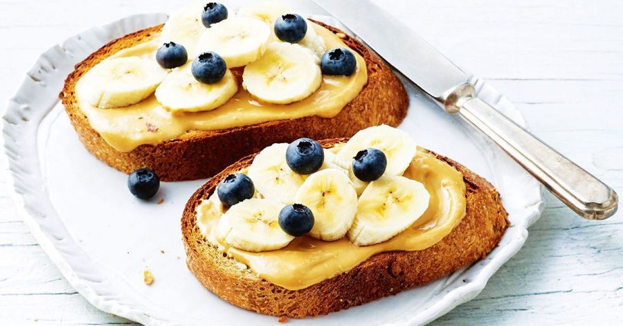 Nut butter, banana and blueberries