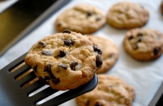 5 Ingredient Peanut Butter Chocolate Chip Cookies