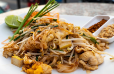 Quick and Easy Pad Thai Stir Fry