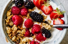Granola & Yoghurt Bowl