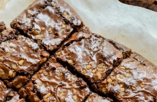 Fudgy Flour-Free Chocolate Vegan Brownies